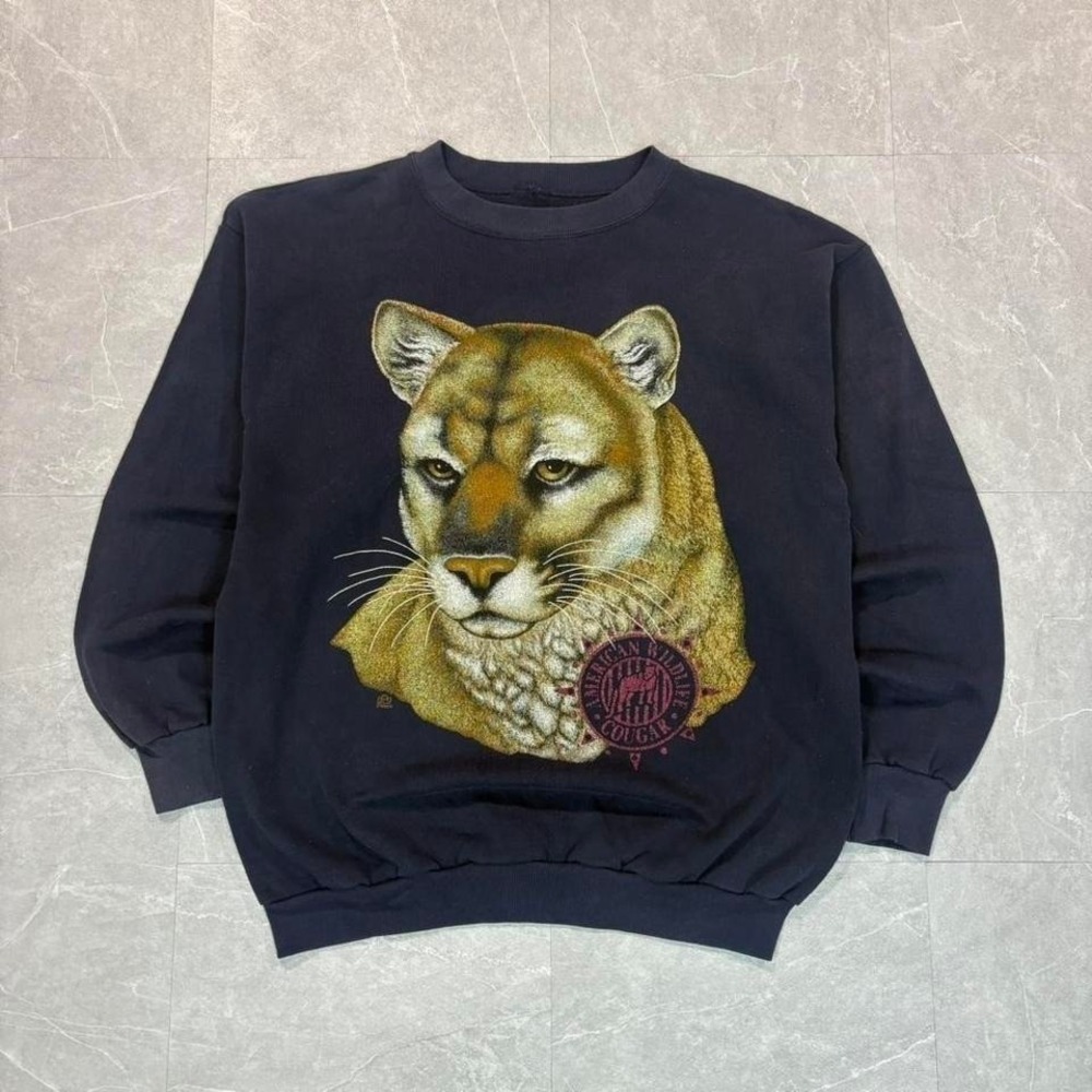 90s American Wildlife Cougar black crewneck sweatshirt #wildlife #cougar
